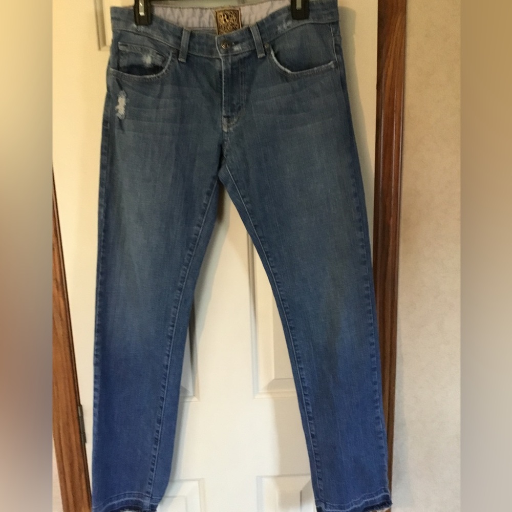 EUC Rich & Skinny jeans, distressed hem, great wash comfortable boyfriend jeans